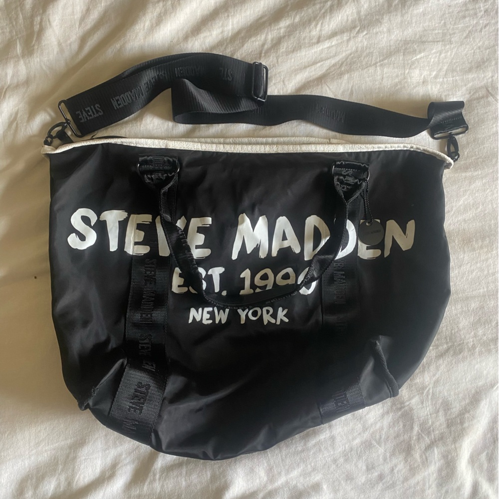 STEVE Madden
Large Week-ender/Duffle Bag